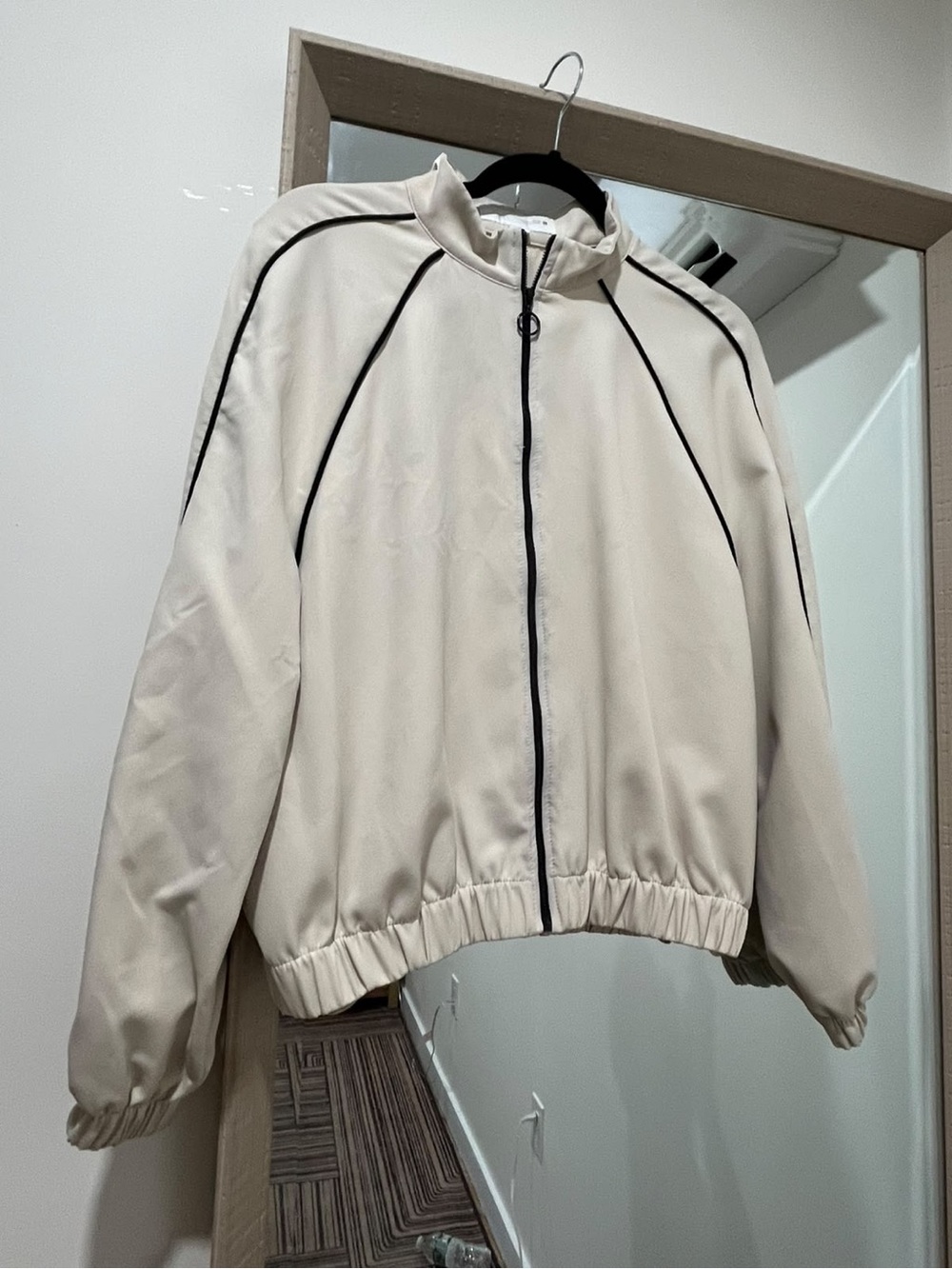 Zara women’s Cream Lightweight Track Jacket with Black Piping size L
